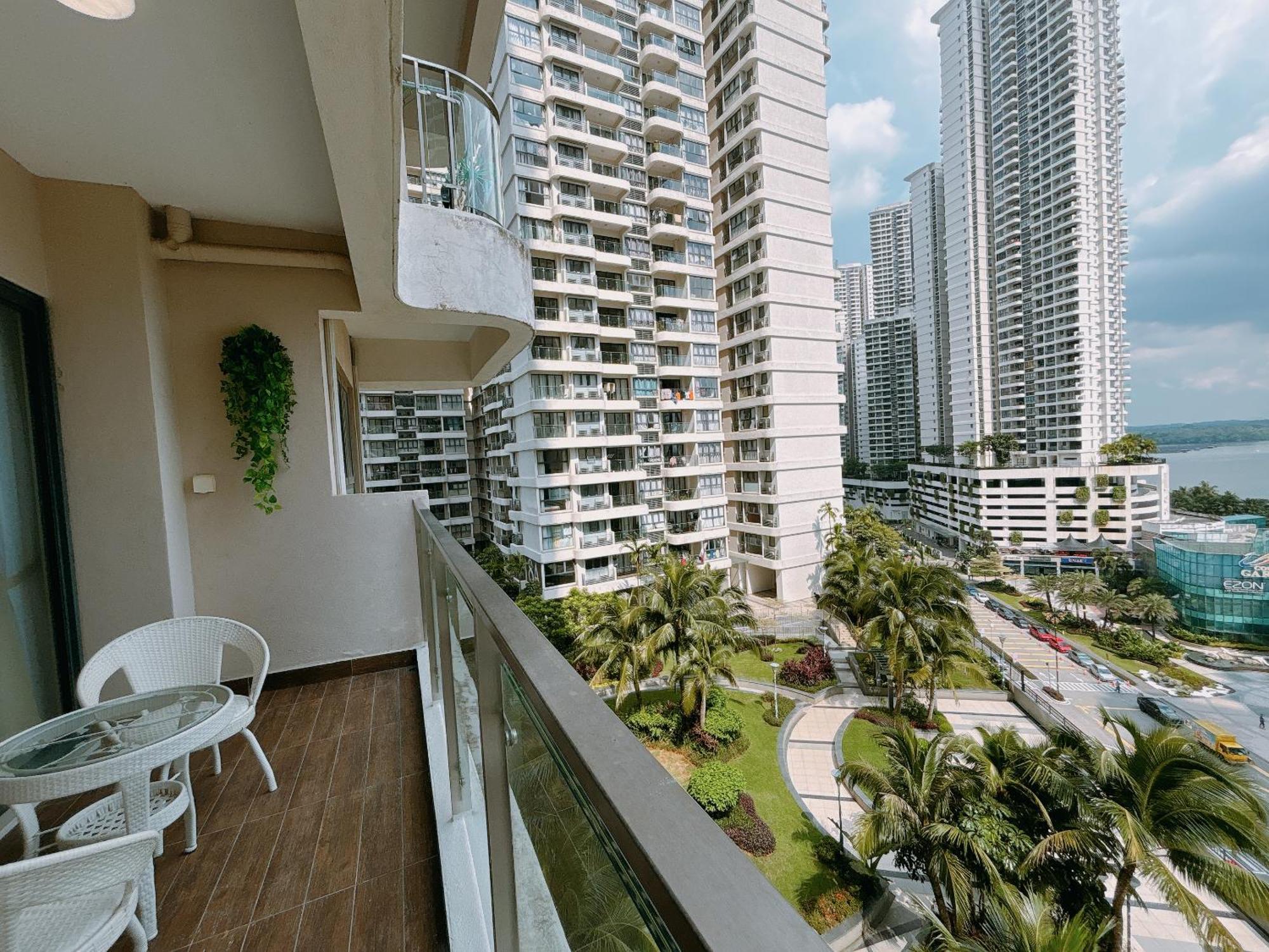Scenic Country Garden Danga Bay By Lions Bay Apartment Johor Bahru Room photo