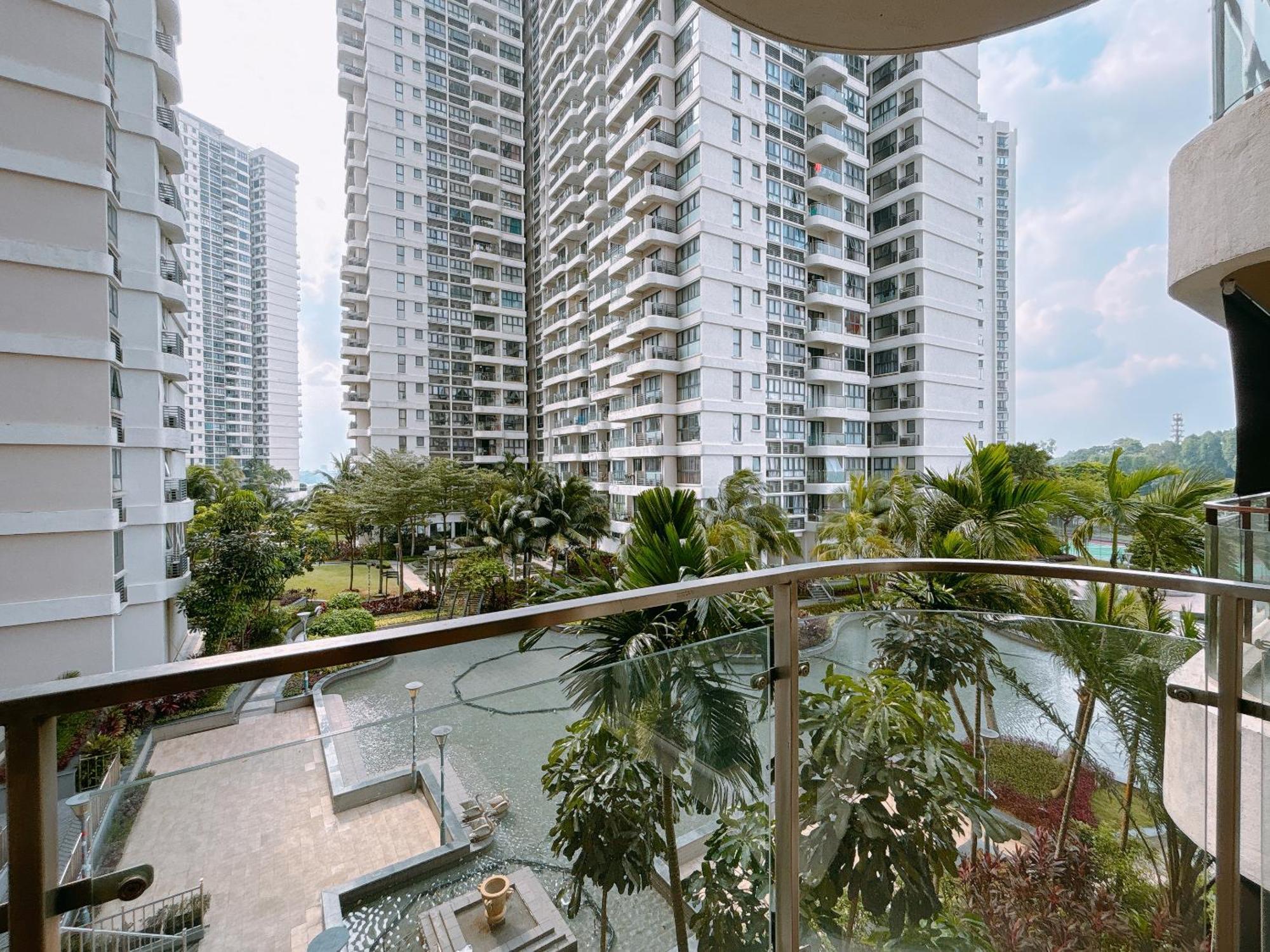 Scenic Country Garden Danga Bay By Lions Bay Apartment Johor Bahru Room photo