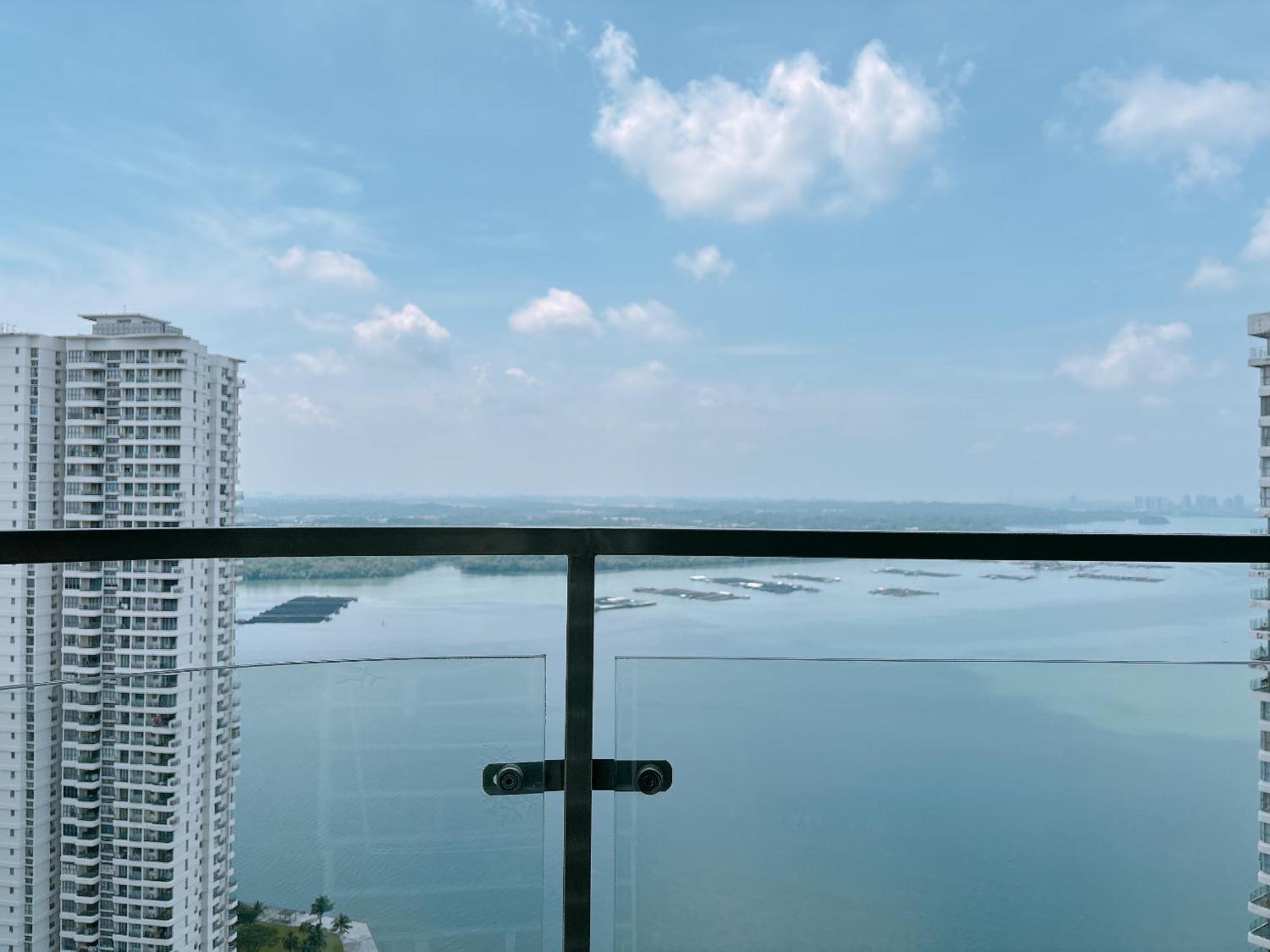 Scenic Country Garden Danga Bay By Lions Bay Apartment Johor Bahru Room photo