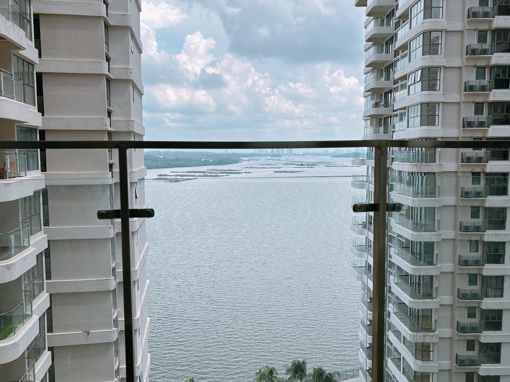 Scenic Country Garden Danga Bay By Lions Bay Apartment Johor Bahru Room photo